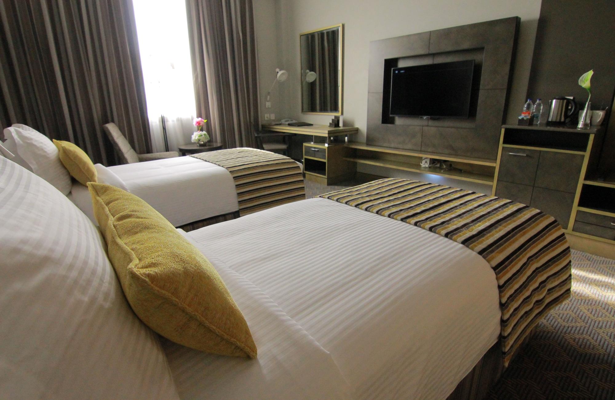 Ayla Bawadi Hotel Al Ain Bagian luar foto